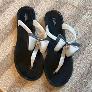 La Vie En Rose Black and White Aqua Jelly Flip Flops
